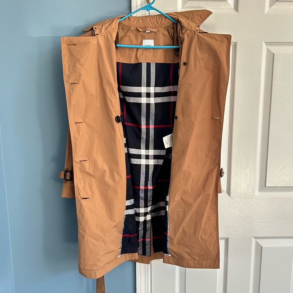 Burberry Beige Nylon Hooded Trench Coat - Picture 4 of 9